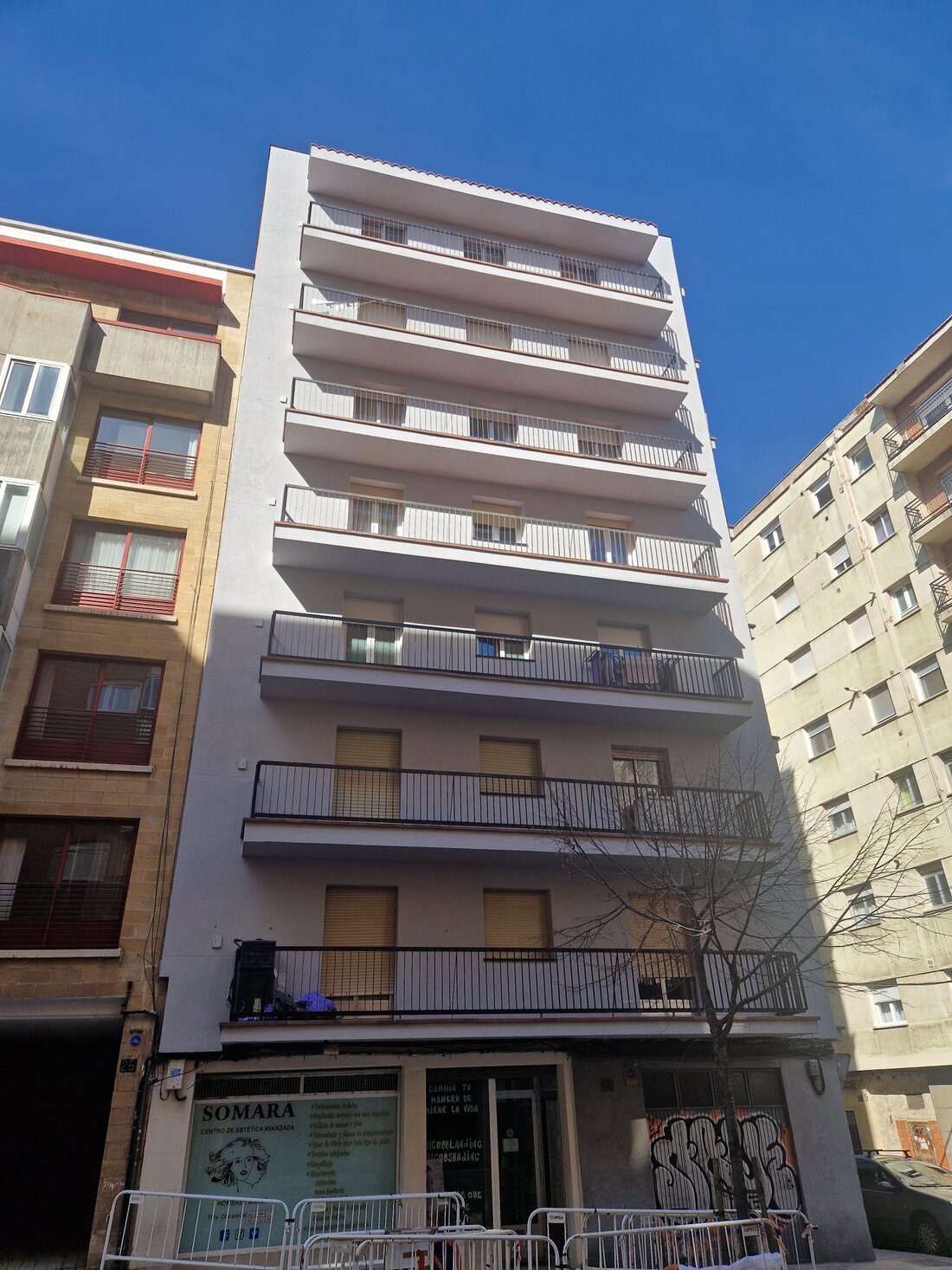 Fachada con sistema SATE instalado